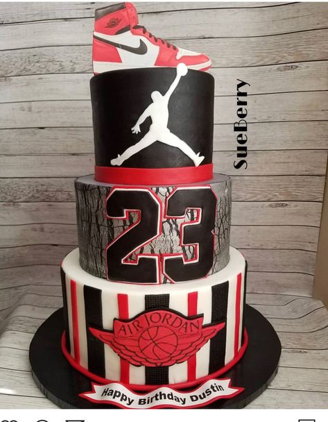 23rd Birthday Decorations, Nike Cake, Jordan Cake, Basketball Birthday Cake, Teen Cakes, Basketball Cake, Birthday Cakes For Teens, Boty Nike, Custom Birthday Cakes