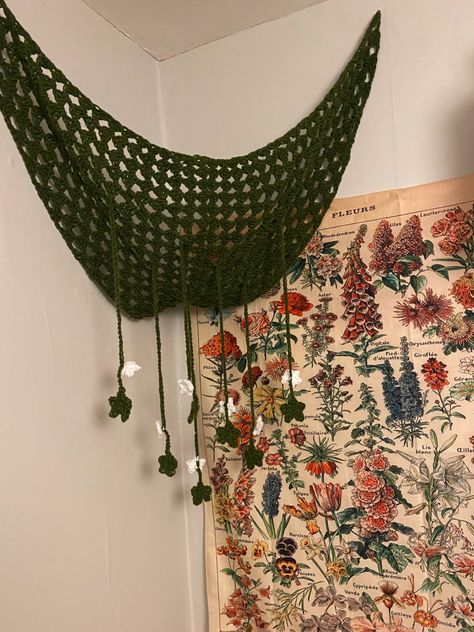 Crochet Yarn Hammock Pattern, Storing Yarn Ideas, Crochet Apartment Decor, Crochet Yarn Hammock, Crochet Dorm Decor, Diy Yarn Storage, Yarn Hammock, Diy Witchy Decor, Witchy Decor Diy