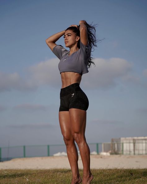 Ruba Ali, Fitness Shoot Ideas, Women Fitness Photography, Gym Photoshoot, Fitness Photoshoot, Athletic Body, Fitness Photos, Fitness Inspiration Body, Fitness Photography