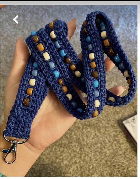 Bag Strap Crochet Pattern, Knit Belt Pattern, Crocheted Lanyards Patterns, Beaded Crochet Jewelry, Crochet Bags With Beads, Beads In Crochet, Crochet Keychain Lanyard, Crochet With Beads Ideas, Belt Crochet Pattern Free