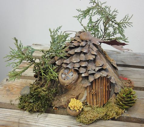 Gnome Houses, Fairy Tree Houses, Fairy House Crafts, Fairy Village, Fairy House Diy, Fairy Garden Crafts, Fairy Garden Designs, Fairy Furniture, Mini Fairy Garden