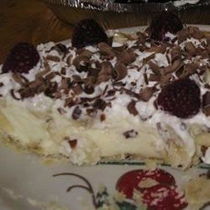 Vanilla Bavarian Cream Pie Recipe Bavarian Cream Pie, Gut Cleansing, Sugared Strawberries, Mother's Day Dessert, Cleansing Foods, Peanut Butter Sheet Cake, Bavarian Cream, Pie Day, Egg Custard