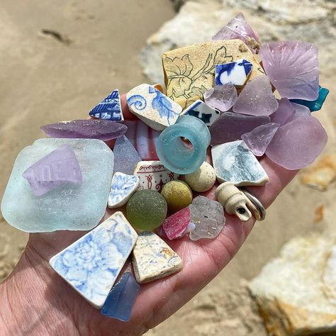 Fi 💜 | The weather was gorgeous today and so was the beachcombing ☀️💜🩵💙🌊 . . #handful #collection #popyacolour #colorful #beachcombing #seaglass… | Instagram Beachcombing Finds, Sea Things, Love The Earth, Beach Combing, Beach Glass, Color Textures, Bits And Bobs, Summer Aesthetic, Beautiful Creatures