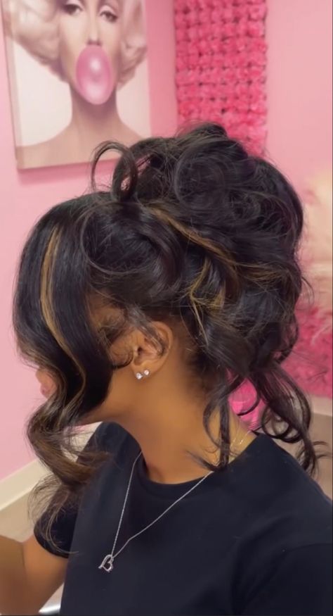 Messy Pin Up Hairstyles For Black Women, Updo With Highlights, Messy Bun Updo Black Women, 90s Messy Updo, Baby Shower Hairstyles Black Women, Prom Hair Updo, Sleek Ponytail Hairstyles, Long Bob Haircuts, Highlights Brown Hair