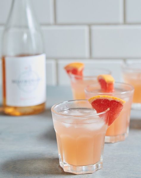 Easy Cocktail Recipes, Grapefruit Recipes, Batch Cocktails, Vodka Lemonade, Easy Cocktail, Fruity Cocktails, Brunch Cocktails, Salad Recipes For Dinner, Cocktail Recipes Easy