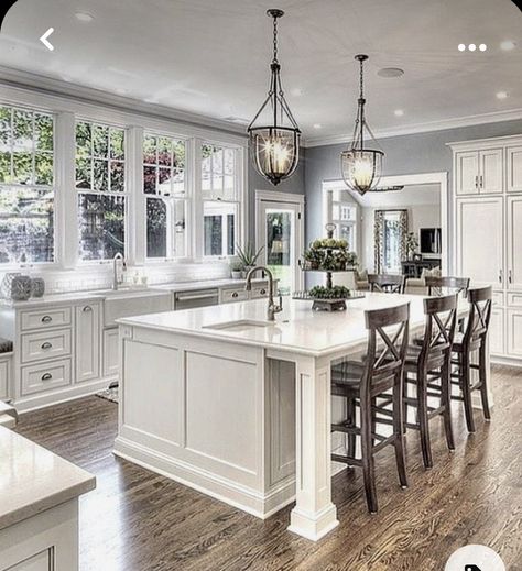 Mind Movie, Kitchen Innovation, Painted Cabinets, Farmhouse Kitchen Design, White Kitchen Design, Gorgeous Kitchens, Kitchen Inspiration Design, Farmhouse Style Kitchen, Beautiful Kitchens