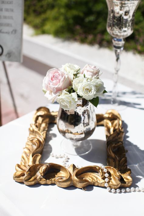 OANA FOTO - A Blush Vintage Wedding at the Muckenthaler Cultural Center in Fullerton, California - Gold Picture Frame and Rose Centerpieces Picture Frame Centerpiece, Vintage Wedding Centerpieces Pearls, Wedding Decorations White, Picture Wedding Centerpieces, Rose Centerpieces Wedding, Vintage Wedding Centerpieces, Fullerton California, Picture Frame Table, Vintage Centerpieces