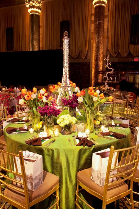 Parisian theme soiree Tablescape Centerpiece www.tablescapesbydesign.com https://www.facebook.com/pages/Tablescapes-By-Design/129811416695 Thanksgiving Table Settings Centerpieces, Farmhouse Thanksgiving Table, Eiffel Tower Centerpiece, Thanksgiving Table Settings Simple, Paris Theme Wedding, Dinner In Paris, Parisian Theme, Paris Theme Party, Flowers Candles