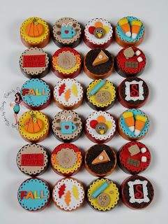 Fall Themed Cookies, Cookies For Thanksgiving, Thanksgiving Cupcake Toppers, Covered Oreo Cookies, Sofia The First Cake, Thanksgiving Cupcakes, Cookies Birthday, Fall Cupcakes, Fondant Cupcake Toppers