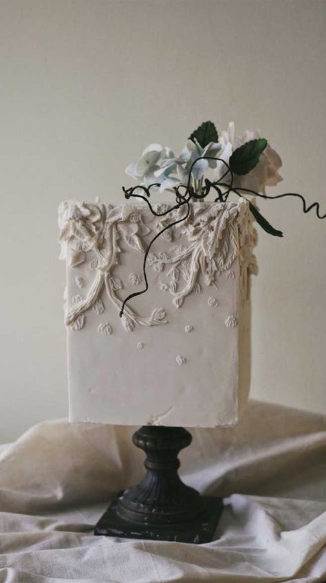 Wedding cakes are an iconic part of a big-day reception.  There’s nothing like a beautiful wedding cake, that looks almost too pretty to cut into.  Check... Modern Square Cake, Concrete Wedding Cake, Glamorous Wedding Cakes, Jasmine Rae, Gray Wedding Cake, Artist Cake, Beautiful Wedding Cake, Wedding Color Palettes, Pretty Wedding Cakes