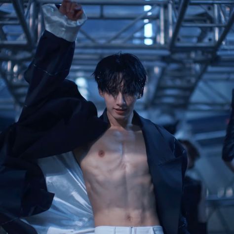 jun seventeen psycho mv lq icon Svt Jun, 남성 근육, Jun Jun, Jun Icon, Jun Seventeen, Seventeen Junhui, Men Abs, Wen Junhui, Seventeen Going Seventeen