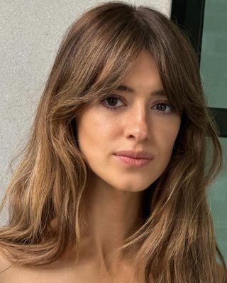 Daisy Edgar-Jones's "Boho Fringe" Just Became Summer's Biggest Hair Trend 90s Fall Hair, Celebrities With Curtain Bangs, Low Curtain Bangs, Daisy Edgar Jones Hair, Parisian Hair, Daisy Edgar Jones, Boho Fringe, Hair 2024, Fringe Hairstyles