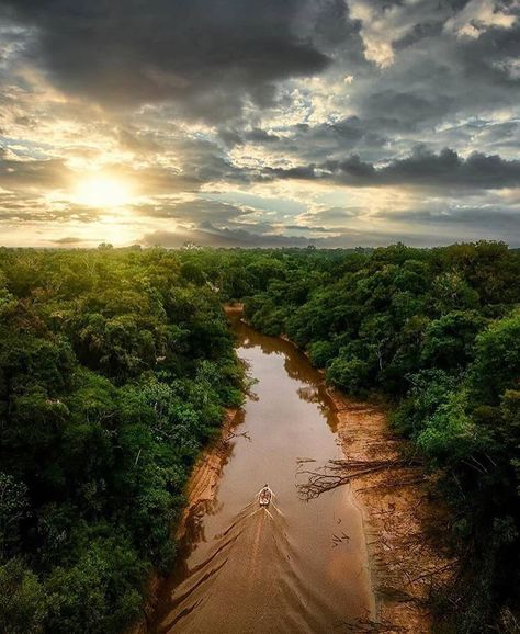 Machu Picchu & Huacachina Tour on Instagram: “📍Iquitos , una increíble vista del Río amazonas y su atardecer 🌅😍 Tag #PeruDestinations Photo by @alexisjosueh” Amazonas Aesthetic, Rainforest Aesthetic, Iquitos Peru, Amazon Rainforest, Machu Picchu, Peru, Vision Board, Country Roads, Road