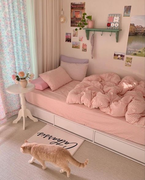 Pink Dorm Room, Pink Dorm Room Decor, White Dorm Room, Pastel Aesthetic Room, Pink Dorm Rooms, Pink Dorm, Pink Room Decor, Cute Dorm Rooms, Small Room Decor