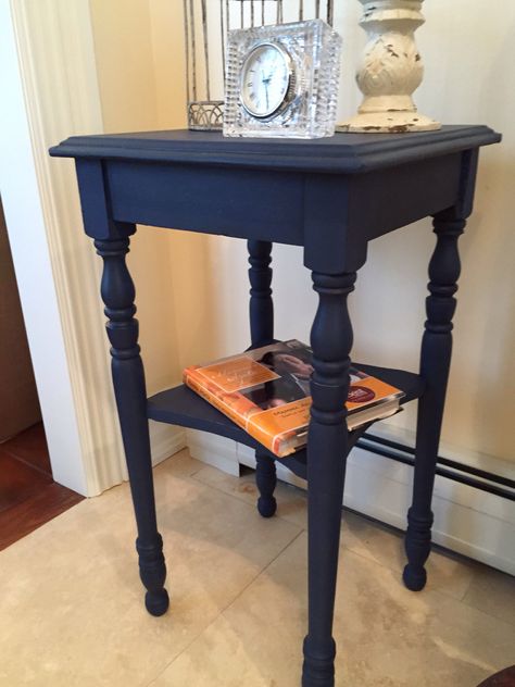 End table Annie Sloan Napoleonic Blue, clear wax, dark wax glaze Book Shelf Makeover, Shelf Makeover, Napoleonic Blue, Table Redo, Furniture Fix, Western Furniture, Dark Wax, Furniture Rehab, Furniture Renovation