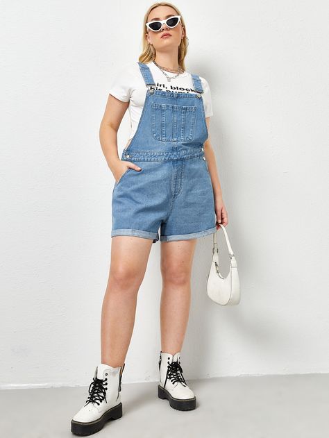 Overall Shorts Outfit Plus Size, Jean Short Overalls Outfit, Overalls Outfit Plus Size, Shorts Outfit Plus Size, Short Overalls Outfit, Overall Shorts Outfit, Jean Short Overalls, Thrift Inspo, Outfit Plus Size