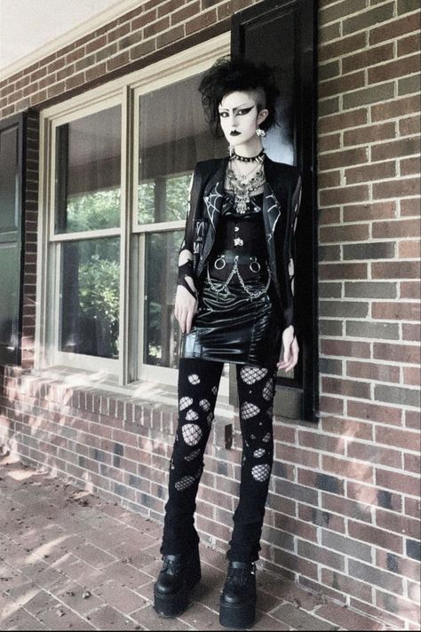 Trad Goth Outfit Inspiration, Deathrocker Fashion, Trad Goth Outfits With Pants, Gender Neutral Goth Fashion, Gothic Everyday Outfits, Trad Goth Outfits 80s, Deathrock Outfits, 80s Trad Goth Outfits, Trad Goth Outfit Ideas