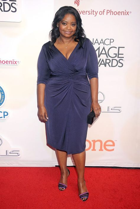 Actress Octavia Spencer arrives at the 46th Annual NAACP Image Awards at the Pasadena Civic Auditorium on February 6, 2015 in Pasadena, California. (Photo by Gregg DeGuire/WireImage) Octavia Spencer Outfits, Octavia Spencer Style, Olivia Spencer, Inverted Triangle Fashion, Plus Size Wedding Dresses With Sleeves, Apple Shape Outfits, Dresses For Apple Shape, Naacp Image Awards, Octavia Spencer