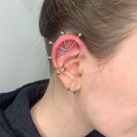 Cool Ear Piercings, Pretty Ear Piercings, Face Piercings, Piercings For Girls, Cool Piercings, Industrial Piercing, Cute Piercings, Jewelry Tattoo, Funky Jewelry