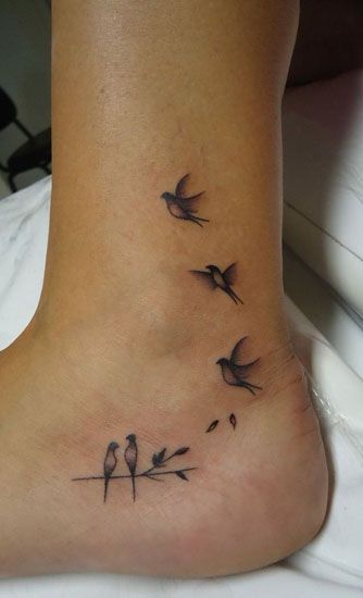 Mutterschaft Tattoos, Design Tatuaje, A Small Tattoo, Tiny Bird Tattoos, Small Tattoo Placement, Vogel Tattoo, Ankle Tattoo Designs, Tato Jari, Ankle Tattoos For Women