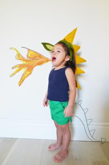 DIY Halloween dragon headband. #costumes Puff The Magic Dragon Costume, Diy Halloween Headbands, Dragon Headband, Reluctant Dragon, Halloween Headbands, Puff The Magic Dragon, Picture Backdrop, Make A Dragon, Magic Dragon