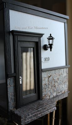 Mouse Door, Dollhouse Windows, Diy Fairy Door, Room Box Miniatures, Miniatures Diy, Miniature Scenes, Train Miniature, Vitrine Miniature, Miniature Rooms