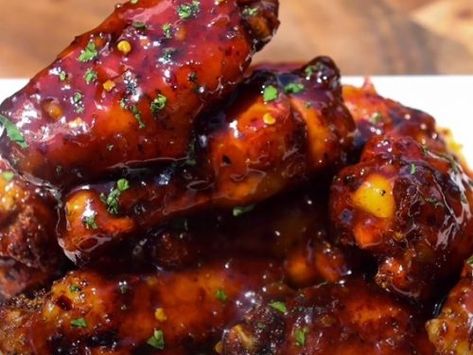 Honey Pepper Sauce, Garlic Buffalo Sauce, Lentil Dip Recipe, Buffalo Wings Recipe Baked, Honey Bbq Sauce Recipe, Sausage Pizza Recipe, Applebees Recipes, Fried Breaded Chicken, Buffalo Wings Recipe