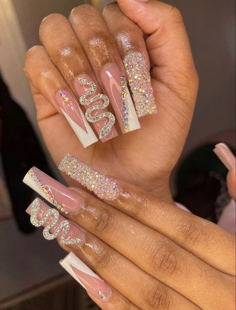 Type Of Lighting, Art Designs Ideas, Nails 2022, Colored Acrylic Nails, Girly Acrylic Nails, Cute Acrylic Nail Designs, Dope Nail Designs, Long Acrylic Nails Coffin, Acrylic Nails Coffin Pink