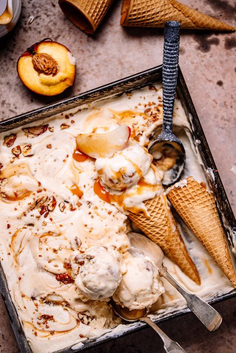 Peach Bourbon Ice Cream, Peach Bourbon Dessert, Spicy Ice Cream, Thanksgiving Desser, Fall Ice Cream Recipes, Thanksgiving Ice Cream, Peach Cobbler Ice Cream, Bourbon Ice Cream, Bourbon Caramel