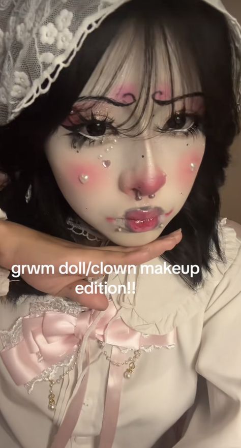 Dolly Makeup Halloween, Melanie Martinez Makeup Looks K-12, Gloomy Bear Makeup, Morute Makeup, Pink Clown Makeup, Puppy Makeup, My Melody Makeup, Cute Doll Makeup, Baby Doll Makeup