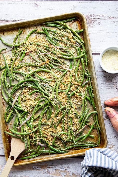 Browned Butter Green Beans Browned Butter Sauce, Butter Green Beans, Green Beans With Shallots, Green Beans With Garlic, Thanksgiving Green Beans, Creamy Garlic Mashed Potatoes, Wild Rice Salad, Bean Sauce, Garlic Green Beans