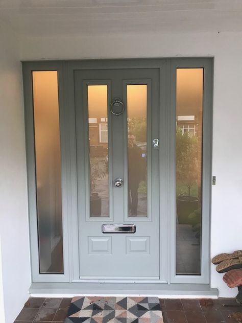 Check out this new Edinburgh Solidor in Painswick Green and Matching frames. Taking Solidor Composite Doors to the next level. What an installation in New Malden #Solidor #NewMalden Solidor Composite Doors Get your new Solidor installed before Christmas. Call 02086444224 www.wrightglazing.co.uk Front Doors Uk, Sas Entree, Veranda Design, Grey Front Doors, Cottage Front Doors, Front Door Inspiration, Composite Front Door, Traditional Front Doors, Front Door Styles