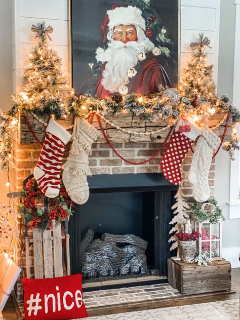 Mantel Garland Christmas, Christmas Fireplace Mantels, Mantel Garland, Fireplace Christmas, Christmas Fireplace Decor, Christmas Mantle Decor, Christmas Mantel, Christmas Mantel Decorations, Garland Christmas