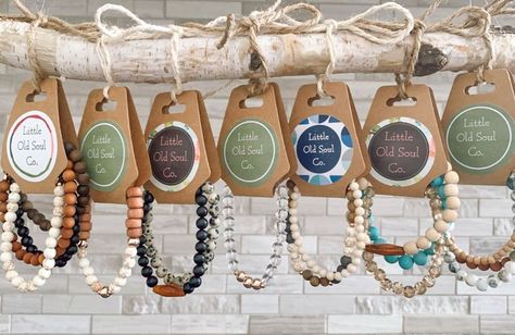 Bracelet Presentation Ideas, Beaded Bracelet Display, Packaging Bracelet Ideas, Bracelets Packaging Ideas, Bracelet Packaging Ideas Diy, Bracelet Packaging Ideas, Bracelet Display Ideas, Bracelet Gift Packaging, Sell Bracelets