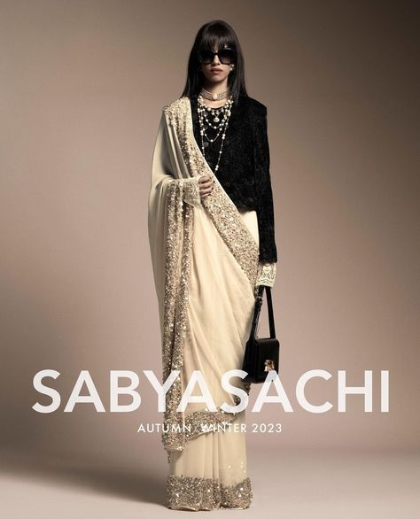 Sabyasachi Mukherjee, Sabyasachi Lehenga, Saree Poses, Red Lehenga, Fashion Drawing Dresses, Technology Fashion, Model Aesthetic, Indian Aesthetic, Anarkali Suit