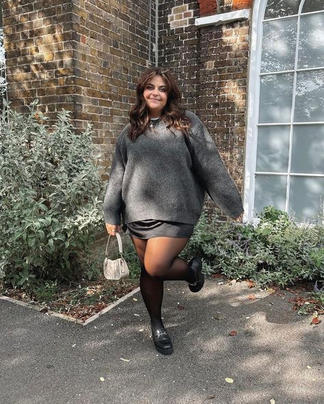 10 autumnal looks from the archives 🍂 this time of year is definitely my favourite for dressing with all the layers and cosy bits☕️ 1-10 let me know which outfit is your favourite 🧣 #autumnoutfit #autumnoutfitideas #midsizestyle Plus Size Bodycon Dress Outfit Casual, Autumn Outfit Plus Size, Plus Size Bodycon Dress Outfit, Plus Size Autumn Outfits, Fall Photo Ideas, Simple Outfits For School, Body Con Dress Outfit, Midsize Outfits, Midsize Fashion