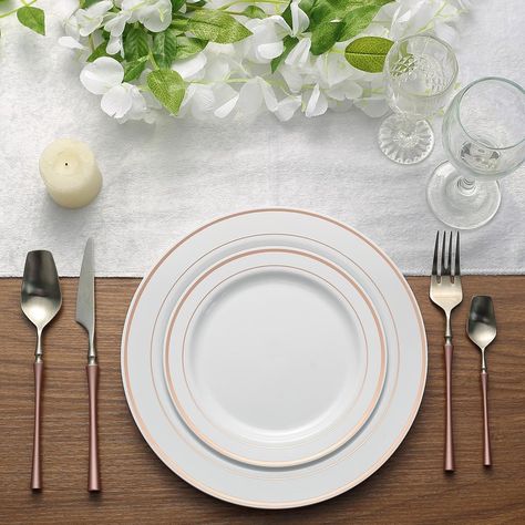 10" | 10 Pack | Rose Gold-Trimmed White Round Plastic Dinner Plates Plastic Kitchenware, Cassie Wedding, Plastic Plates Wedding, Rose Gold Flatware, Rose Gold Rims, Plastic Party Plates, Disposable Plastic Plates, Plastic Dinnerware, Gold Theme