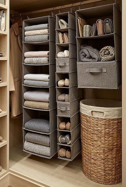 Clever Closet, Organizar Closet, Organized Closet, Wardrobe Organisation, Diy Wardrobe, Organizing Hacks, Organisation Hacks, Design Blogs, Diy Casa