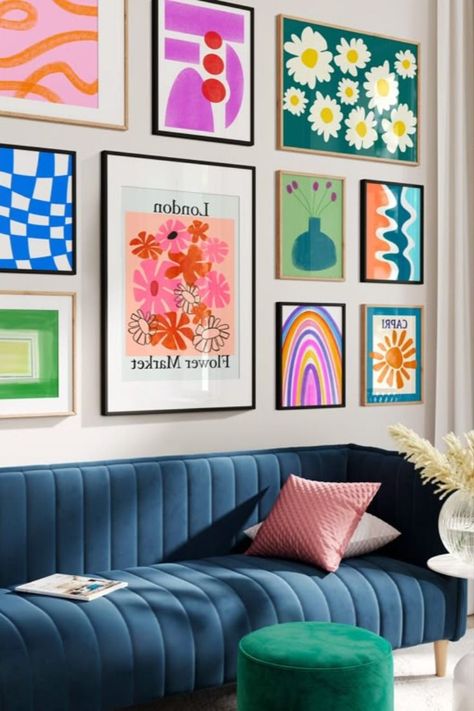 Art Wall Picture Frames, Colourful Picture Wall, Colorful Gallery Wall Ideas, Wall Prints Living Room, Pink Living Room Decor, Prints Colorful, Sustainable Home Decor, Home Staging Tips, Wall Art Ideas