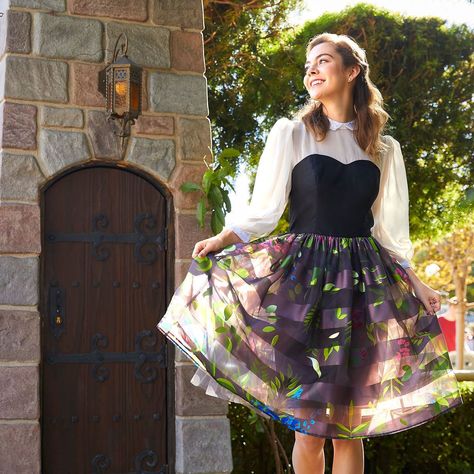 Briar Rose Costume, Princess Aurora Dress, Rose Costume, Disney Adult, Happy Haunting, Rouched Dress, Disney Bound Outfits, Disney Sleeping Beauty, Dapper Day