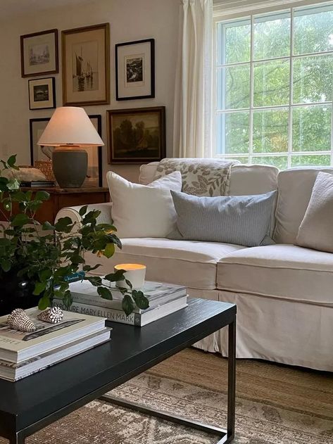 Nancy Meyers Home, Hotel Collection Bedding, Nancy Meyers, Country Decorating, Cottage Interior, Home Aesthetic, Living Room Inspo, Lounge Room, Living Room Inspiration