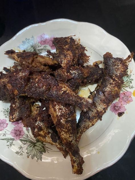 Mathi Fry With Green Pepper Corns Corn Health Benefits, Seafood Delight, Green Pepper, Corn Recipes, Lemon Wedge, Coriander Leaves, Frying Oil, Curry Leaves, Chilli Powder