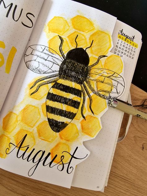 Bees Journal Ideas, August Journal Page, Bujo Bee Theme, Bee Bujo, August Journal Ideas, August Title, Bee Bullet Journal, Bees Drawing, Bullet Journal Topics