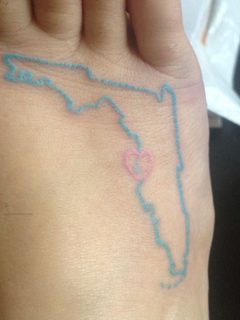 Tattoo of my home state, Florida. No matter where I am, home is where the heart is! #tattoo #florida #statepride Florida Tattoo, State Tattoos, Florida Tattoos, Pride Tattoo, Tattoo Zeichnungen, Places To Live, Sandy Shores, Anna Maria Island, Best Friend Tattoos