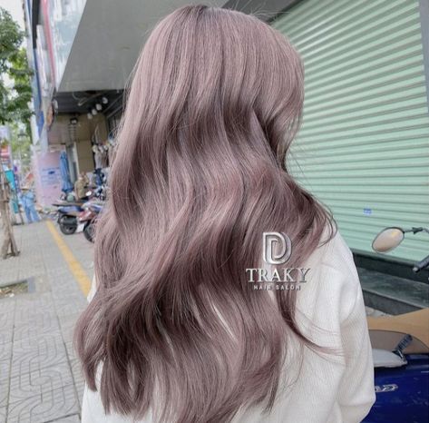 Ash Brown Purple Hair, Lavender Beige Hair, Lavender Ash Hair, Lavender Brown Hair, Soft Purple Hair, Ash Purple Hair, Lavender Hair Colors, Hair Dye Tips, Beige Hair