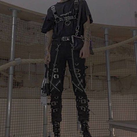 Gotich Aesthetic, Goth Outfits Plus Size, Eggo Waffle, Chains Aesthetic, Cat Boy, Alt Outfits, Aesthetic Grunge Outfit, E Boy, Roblox Outfit