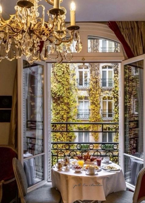 Hotel Plaza Athenee Paris, Hotel Plaza Athenee, Plaza Athenee Paris, Room Images, Plaza Athenee, Laduree Paris, Interior And Exterior Design, Paris Vibes, Happy Week