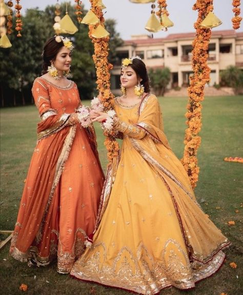 This dress is elegant to carry on your sisters/ brother mehndi with gold tilla and resham work. This trending dress is from @mahawajahat. Bridal Sister Dresses Pakistani, Shadi Dresses For Bride Sister Pakistani, Mehndi Dresses Pakistani For Sisters, Shadi Dresses For Bride Sister, Dress For Bride Sister, Mehndi Dress For Bride, Mehndi Event, Pakistani Mehndi Dress, Pakistani Brides