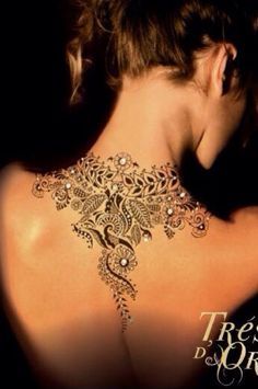 Back Henna, Nape Tattoo, Henna Body Art, Lace Tattoo, Henna Patterns, Henna Tattoo Designs, Feminine Tattoos, Tattoo Pattern, Foot Tattoos