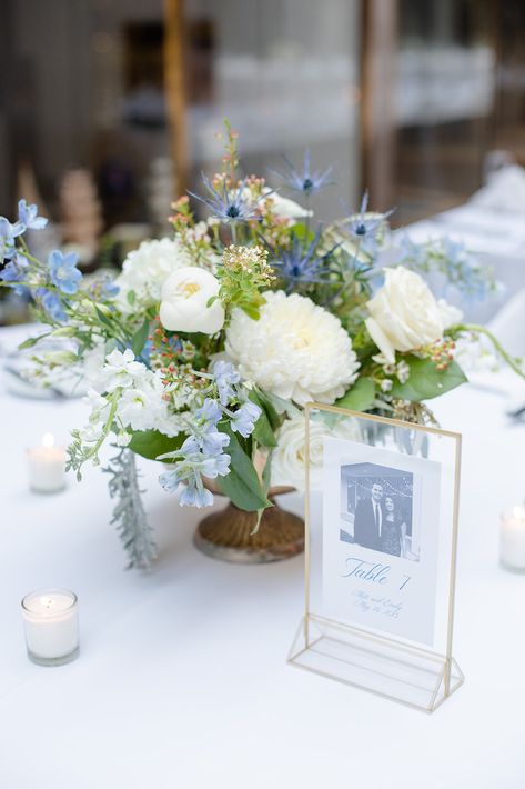 Blue Wildflower Centerpieces, Blue Flower Centerpieces, Daisy Centerpieces, Sweetheart Table Flowers, Wildflower Centerpieces, Blue Wedding Centerpieces, White Flower Arrangements, Blue Centerpieces, Daisy Wedding